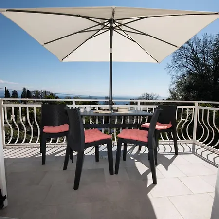 One Bedroom With Balcony And Sea View A2 Ika