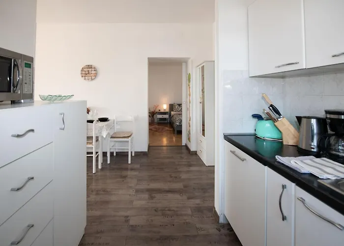 One Bedroom With Balcony And Sea View A2 Ika