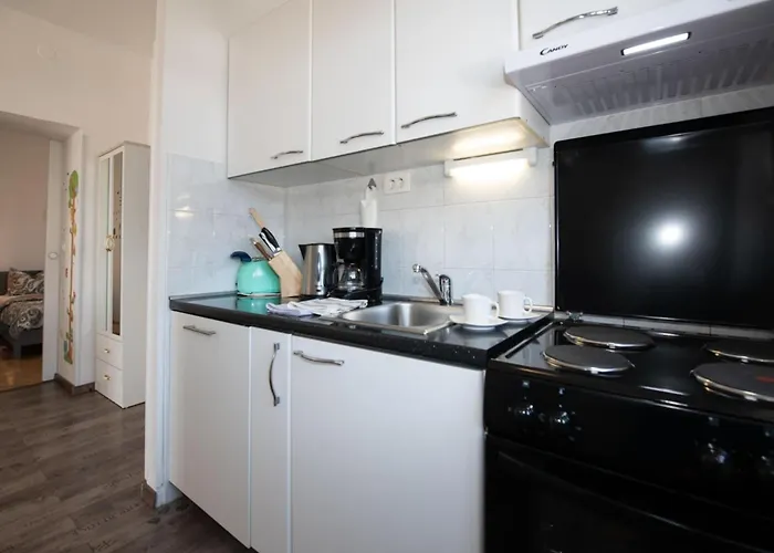 Apartment One Bedroom With Balcony And Sea View A2 *