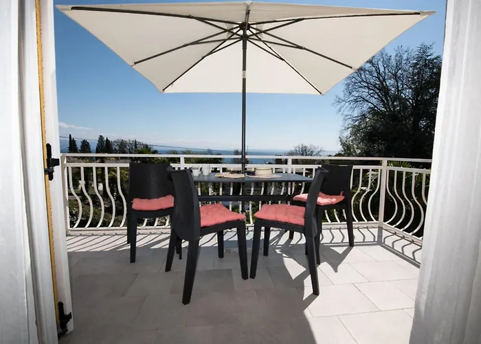 One Bedroom With Balcony And Sea View A2 Ika